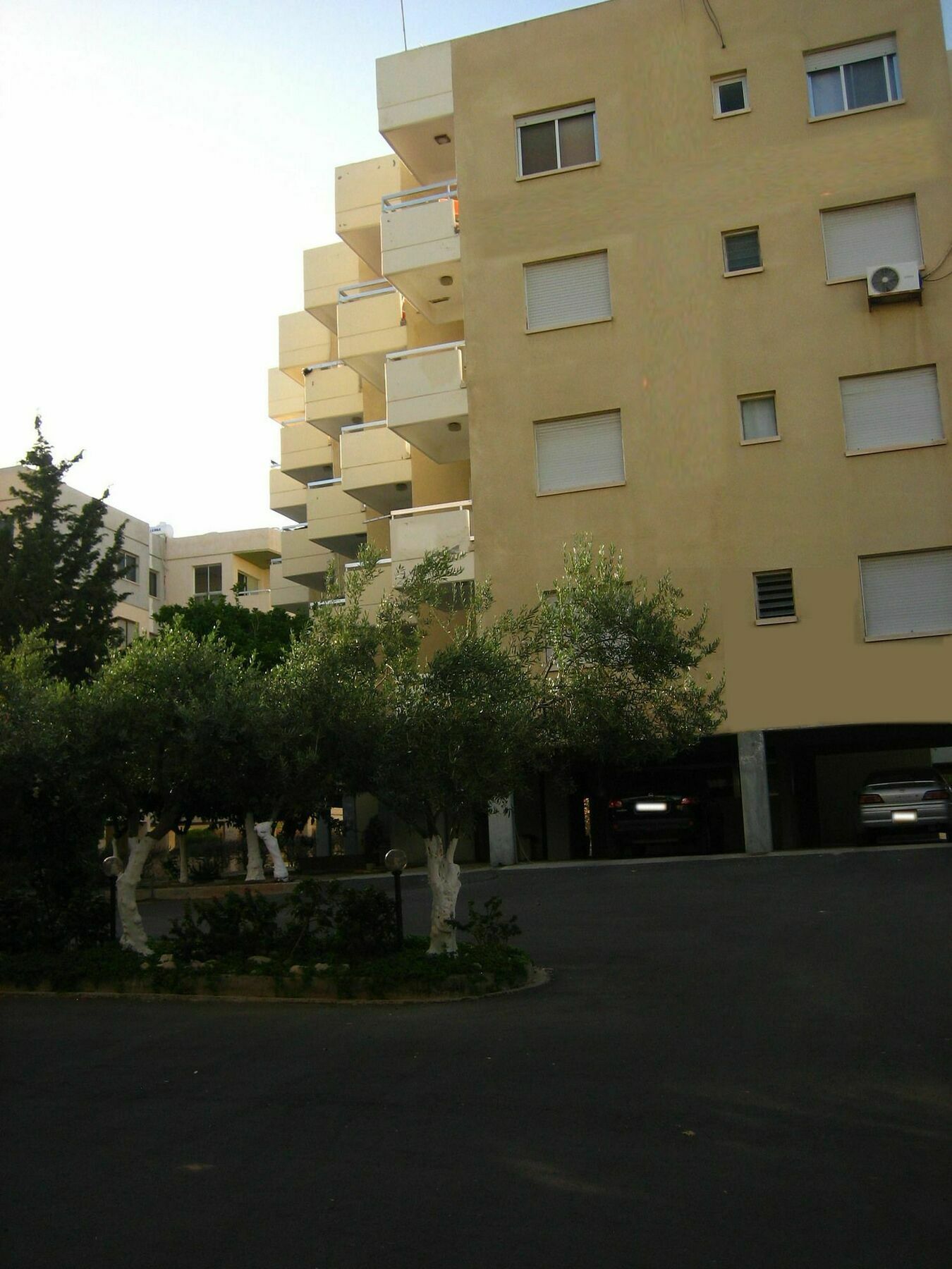 Green Valley Modern Studio Лимасол Экстерьер фото