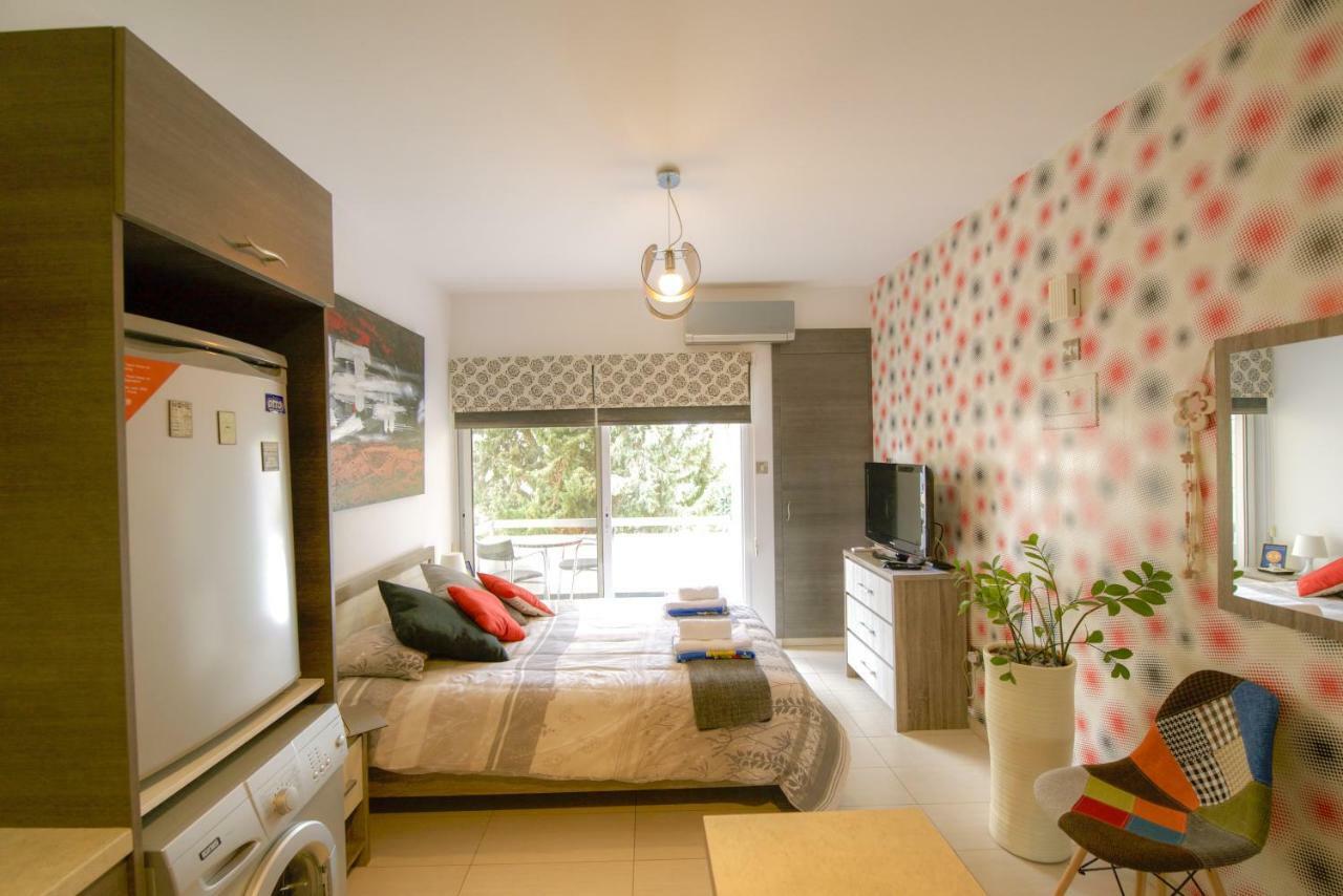 Green Valley Modern Studio Лимасол Экстерьер фото